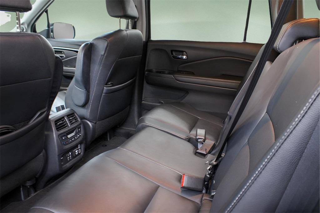 used 2022 Honda Pilot car, priced at $27,989