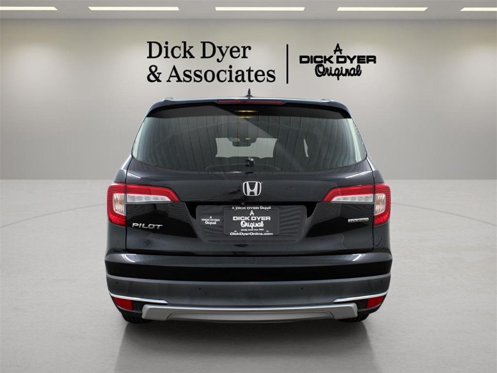 used 2022 Honda Pilot car, priced at $27,989