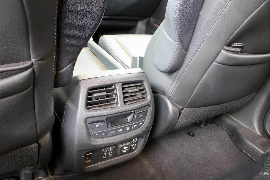 used 2022 Honda Pilot car, priced at $27,989