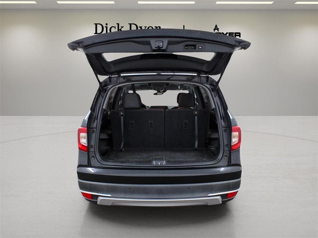 used 2022 Honda Pilot car, priced at $27,989