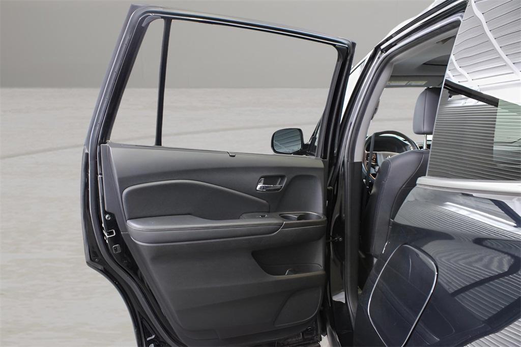 used 2022 Honda Pilot car, priced at $27,989