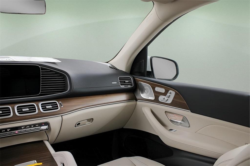 new 2025 Mercedes-Benz GLS 450 car, priced at $91,800