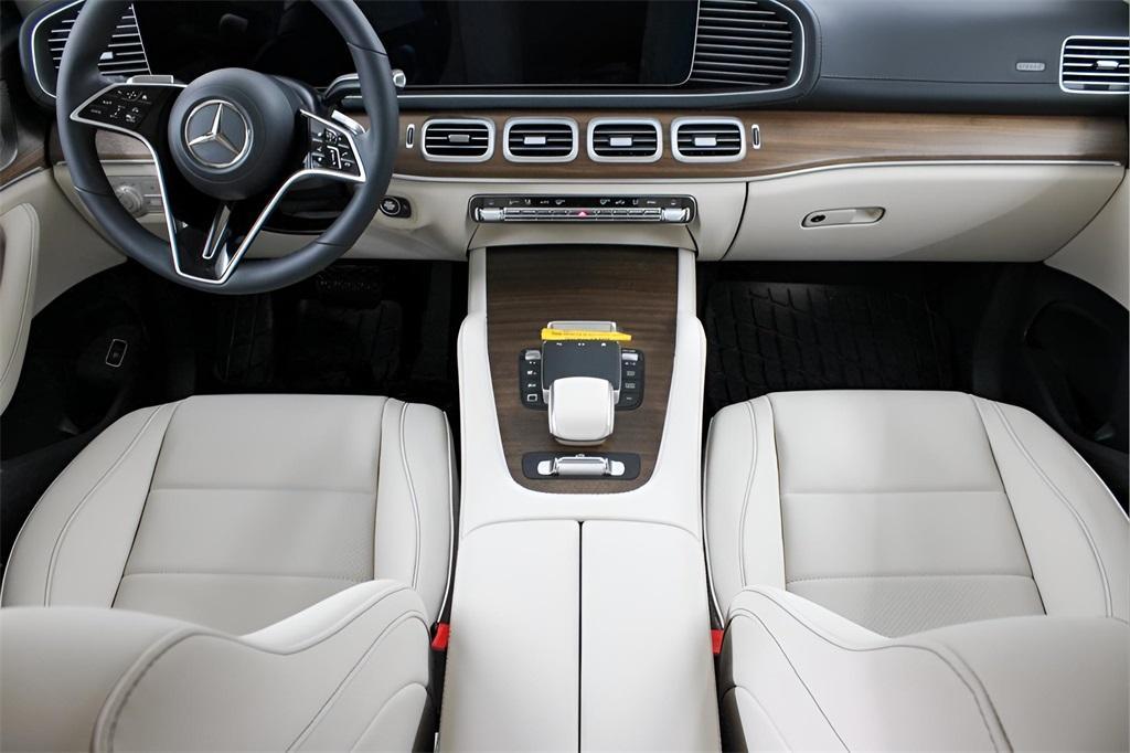 new 2025 Mercedes-Benz GLS 450 car, priced at $91,800