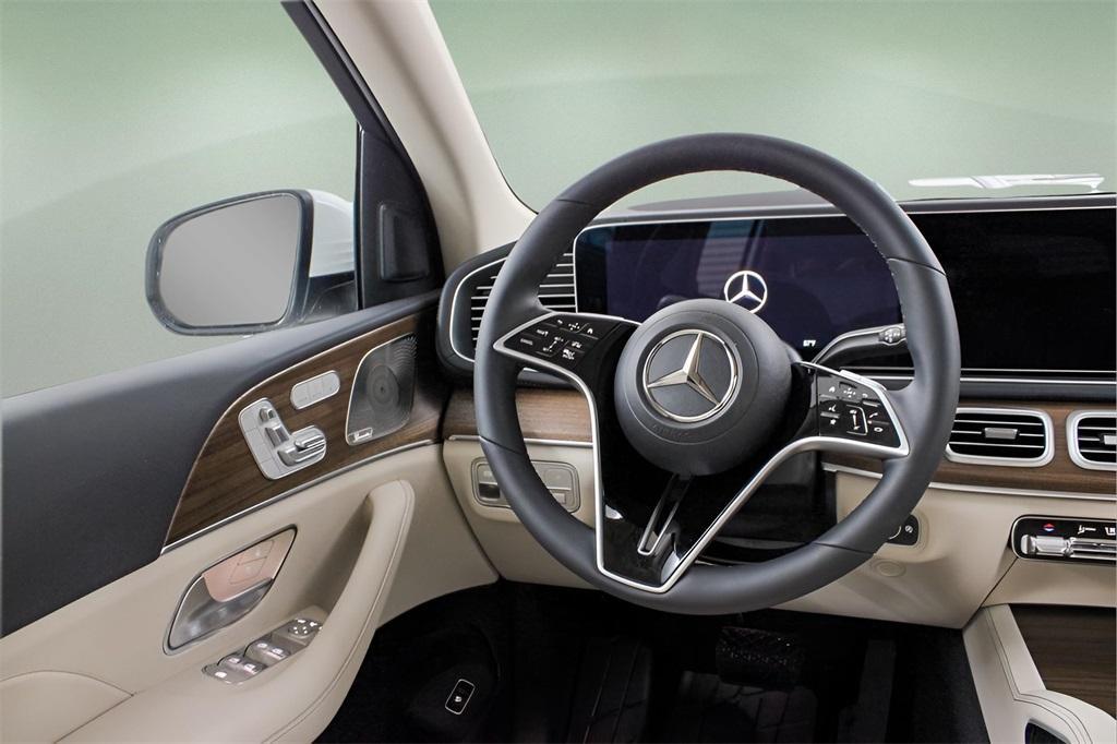 new 2025 Mercedes-Benz GLS 450 car, priced at $91,800