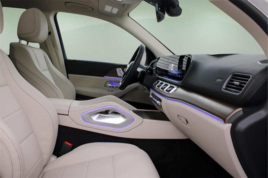 new 2025 Mercedes-Benz GLS 450 car, priced at $91,800