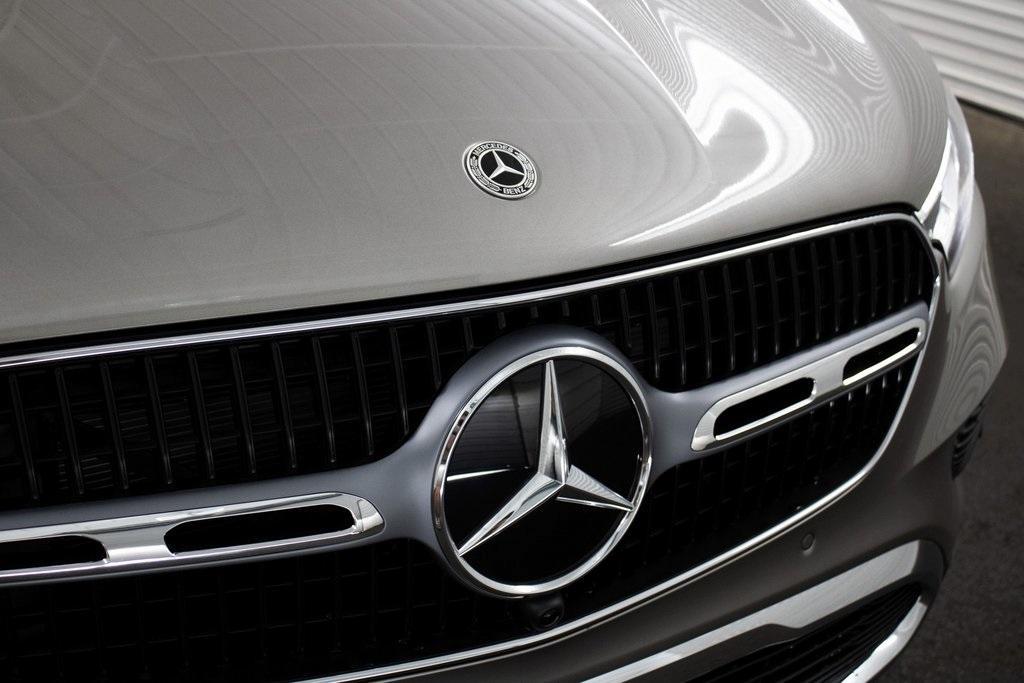 new 2024 Mercedes-Benz GLC 300 car, priced at $54,675