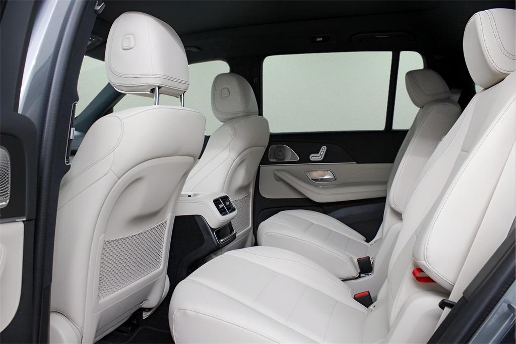new 2025 Mercedes-Benz GLS 450 car, priced at $97,430