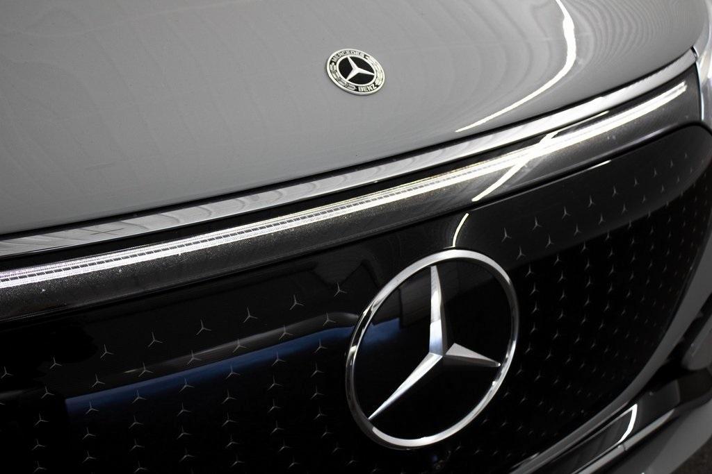 new 2023 Mercedes-Benz EQS 580 car, priced at $132,190