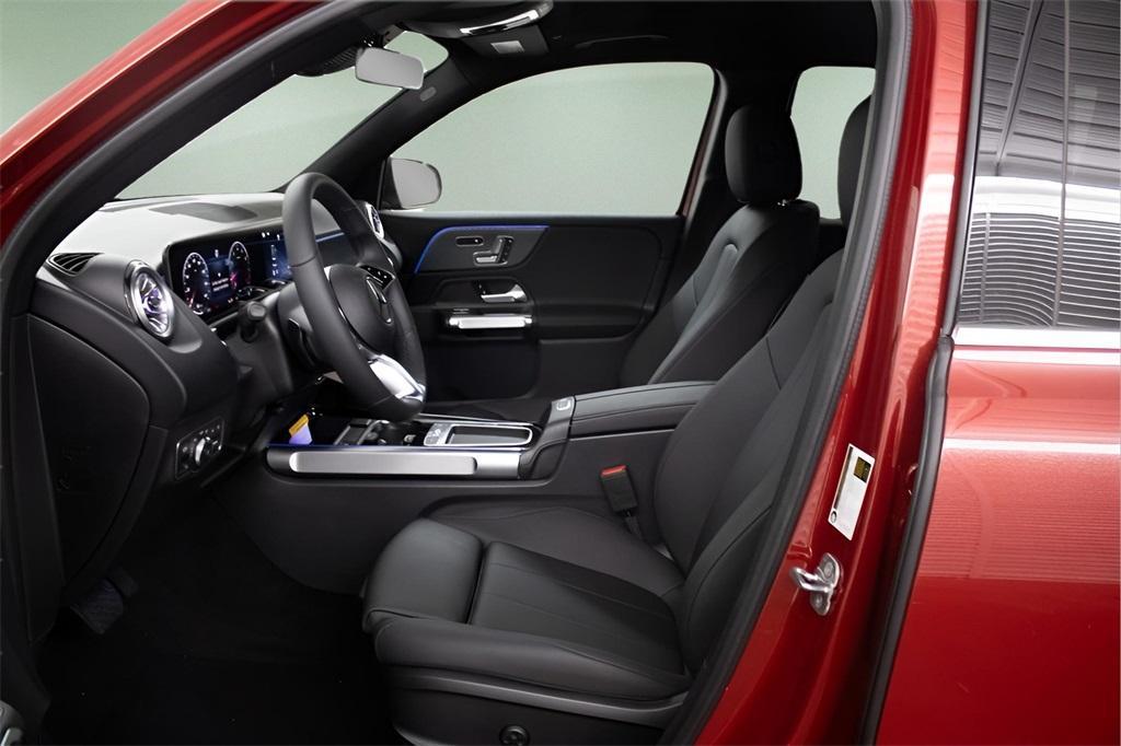 new 2025 Mercedes-Benz GLB 250 car, priced at $51,085