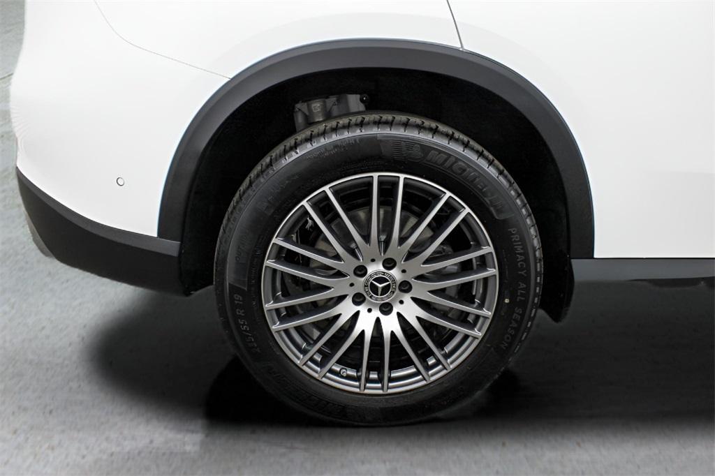 new 2025 Mercedes-Benz GLC 300 car, priced at $55,885