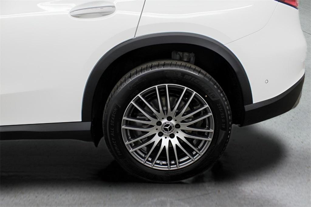 new 2025 Mercedes-Benz GLC 300 car, priced at $55,885