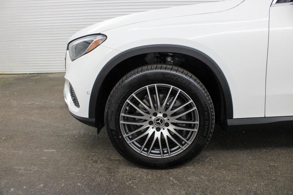 new 2025 Mercedes-Benz GLC 300 car, priced at $55,885