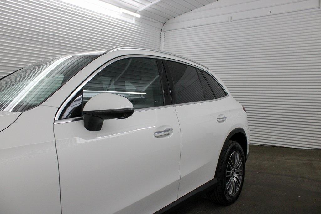 new 2025 Mercedes-Benz GLC 300 car, priced at $55,885