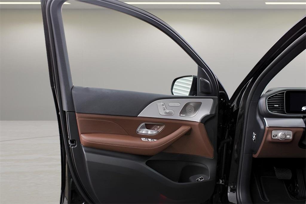 new 2025 Mercedes-Benz GLS 450 car, priced at $90,350