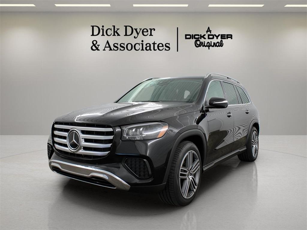 new 2025 Mercedes-Benz GLS 450 car, priced at $90,350