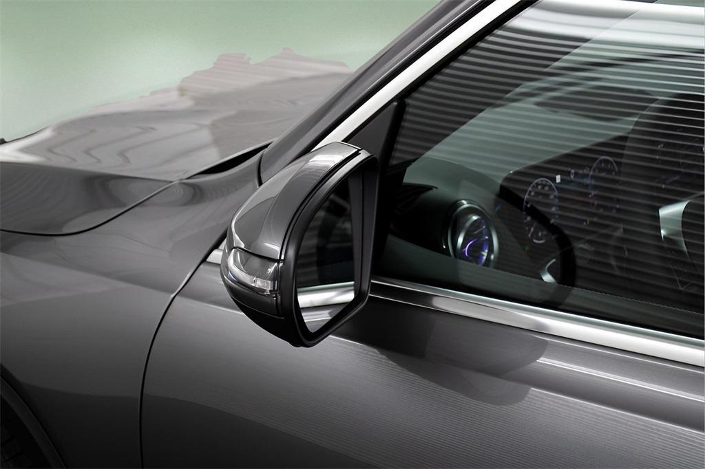 new 2025 Mercedes-Benz GLB 250 car, priced at $52,280