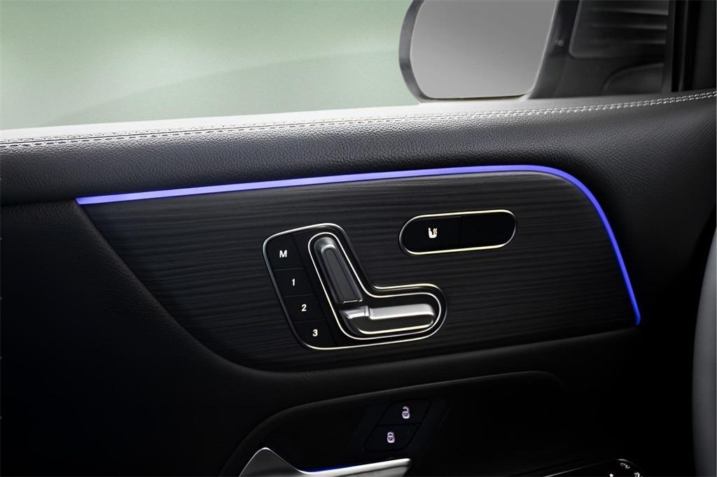 new 2025 Mercedes-Benz GLB 250 car, priced at $52,280