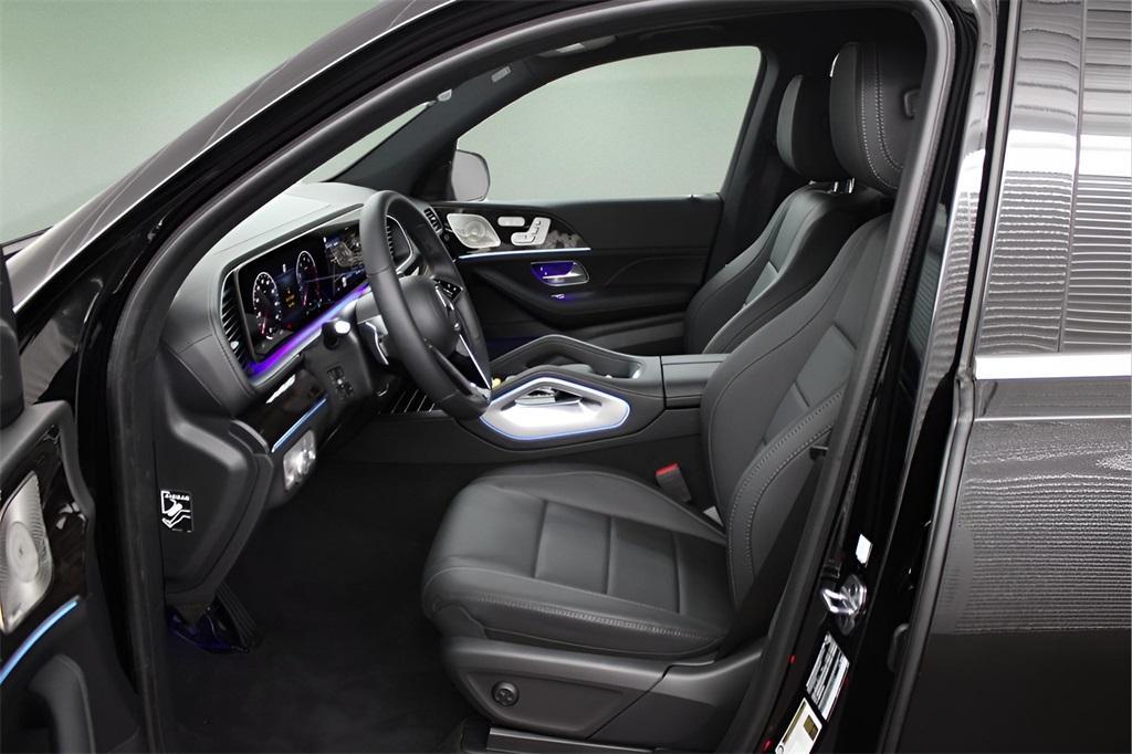 new 2025 Mercedes-Benz GLS 450 car, priced at $92,275