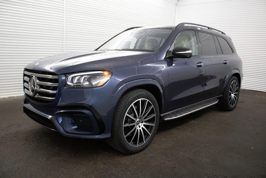 new 2025 Mercedes-Benz GLS 580 car, priced at $121,725