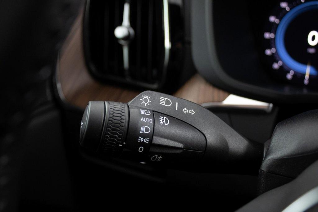 used 2024 Volvo XC60 Recharge Plug-In Hybrid car, priced at $61,989