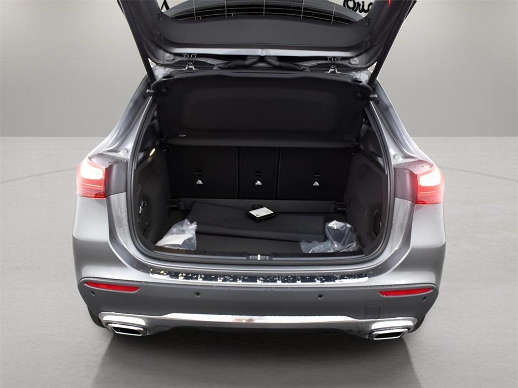 new 2025 Mercedes-Benz GLA 250 car, priced at $46,570