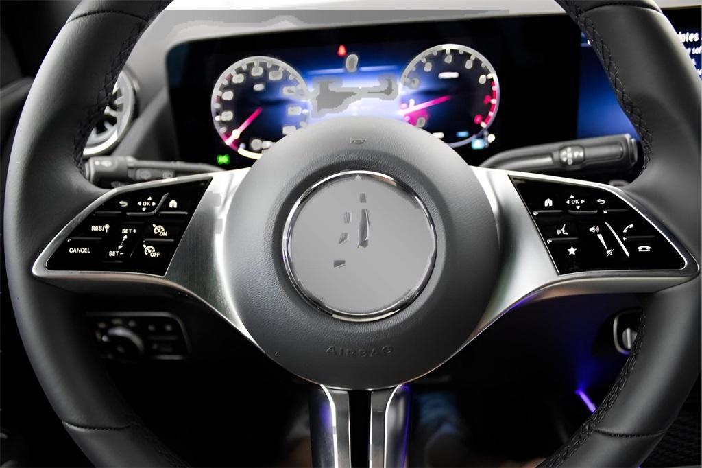 new 2025 Mercedes-Benz GLA 250 car, priced at $46,570