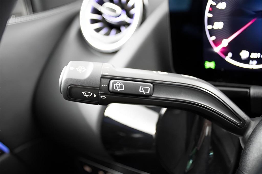new 2025 Mercedes-Benz GLA 250 car, priced at $46,570