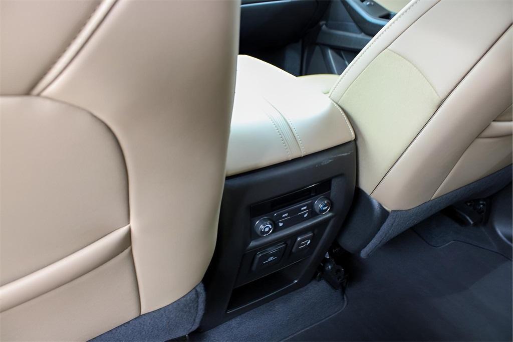 used 2023 Chevrolet Traverse car, priced at $37,989