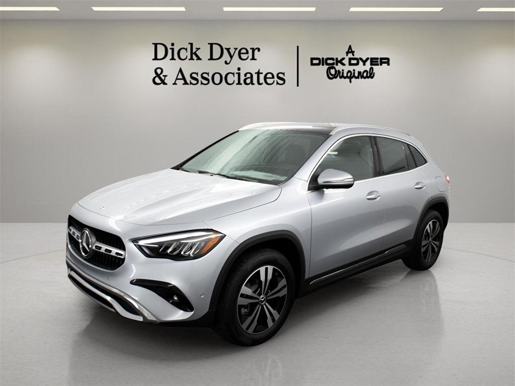 new 2025 Mercedes-Benz GLA 250 car, priced at $47,795