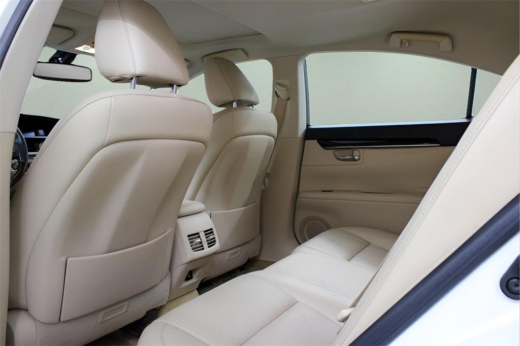 used 2013 Lexus ES 350 car, priced at $12,989