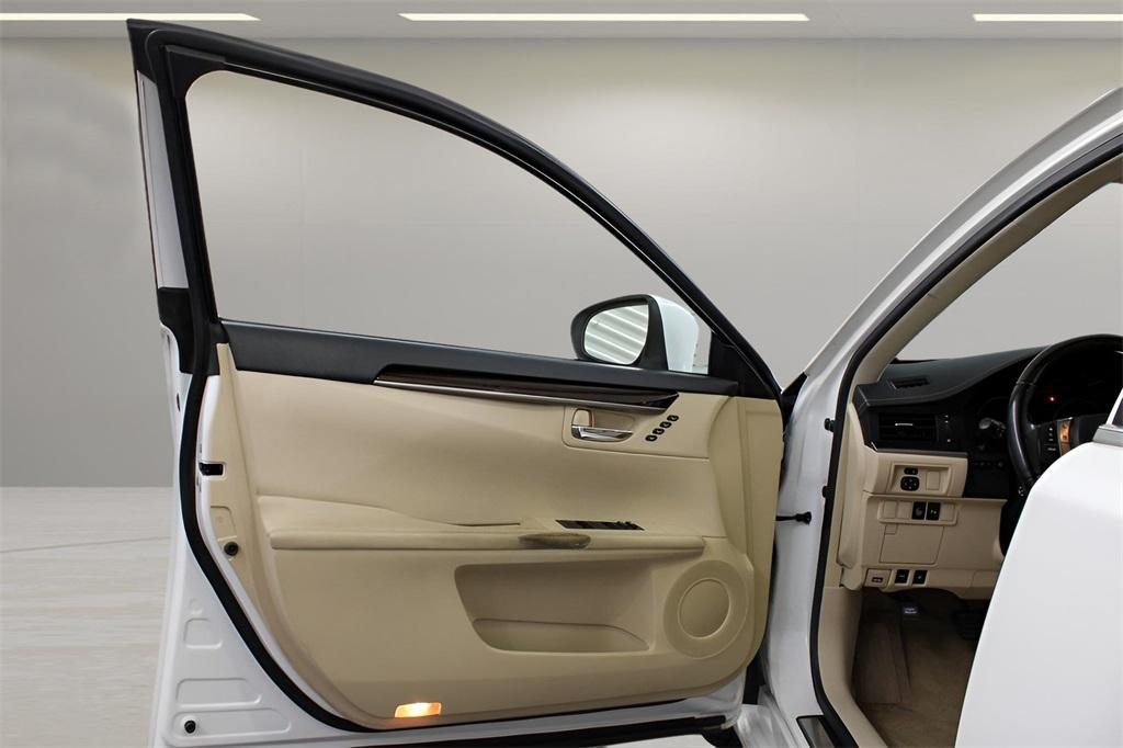 used 2013 Lexus ES 350 car, priced at $12,989