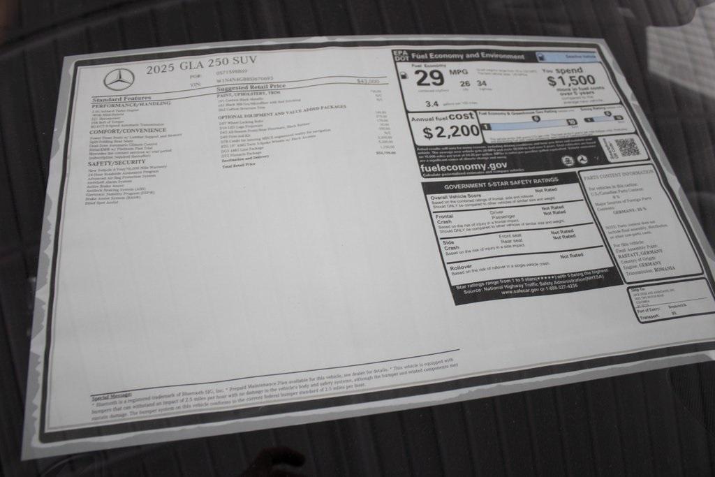 new 2025 Mercedes-Benz GLA 250 car, priced at $53,790