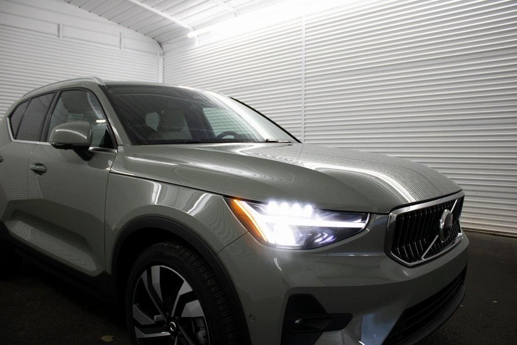 used 2023 Volvo XC40 car, priced at $37,989