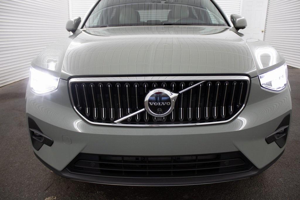 used 2023 Volvo XC40 car, priced at $37,989