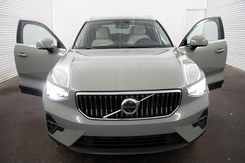 used 2023 Volvo XC40 car, priced at $37,989