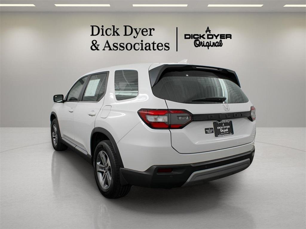used 2024 Honda Pilot car, priced at $36,989
