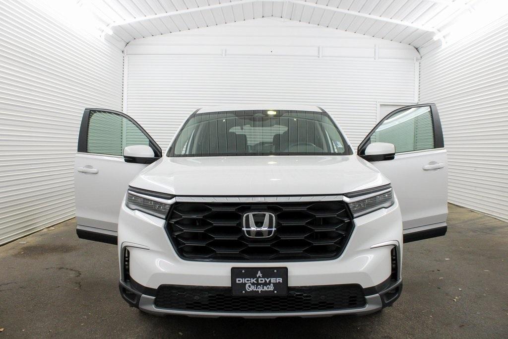 used 2024 Honda Pilot car, priced at $39,989