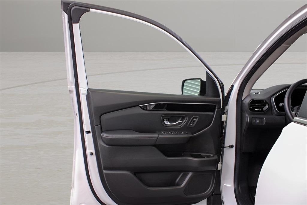 used 2024 Honda Pilot car, priced at $39,989