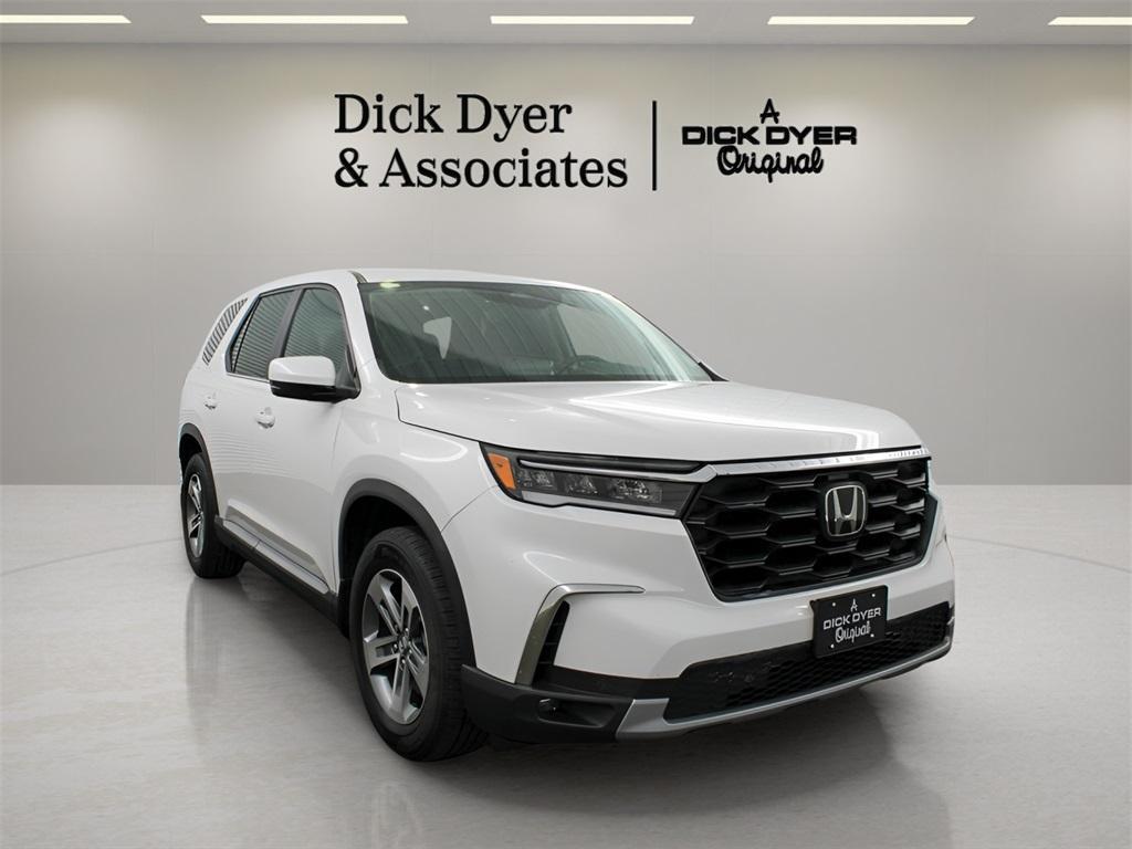 used 2024 Honda Pilot car, priced at $39,989