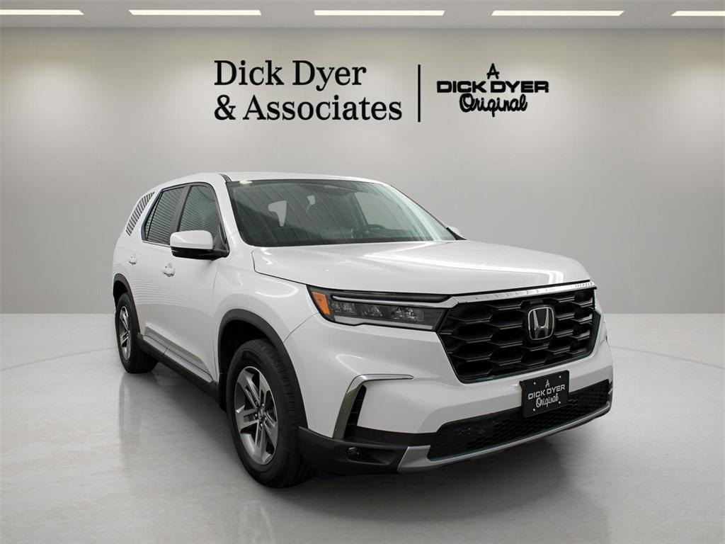 used 2024 Honda Pilot car, priced at $39,989