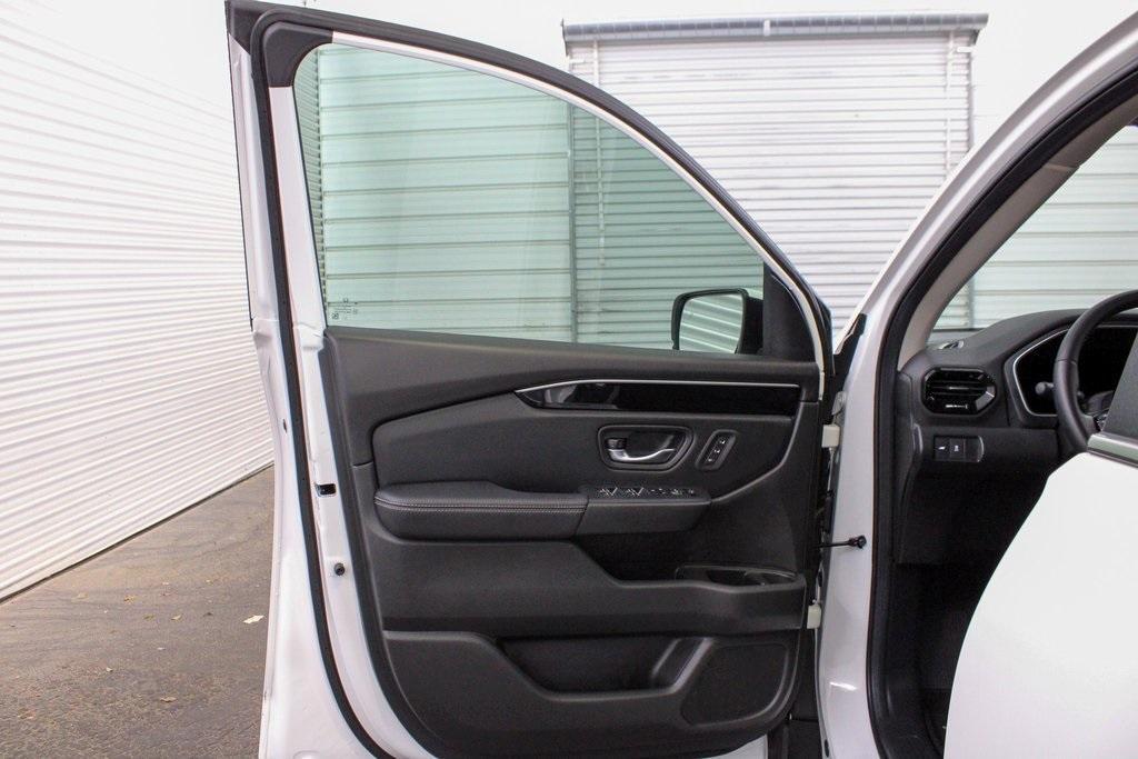 used 2024 Honda Pilot car, priced at $39,989