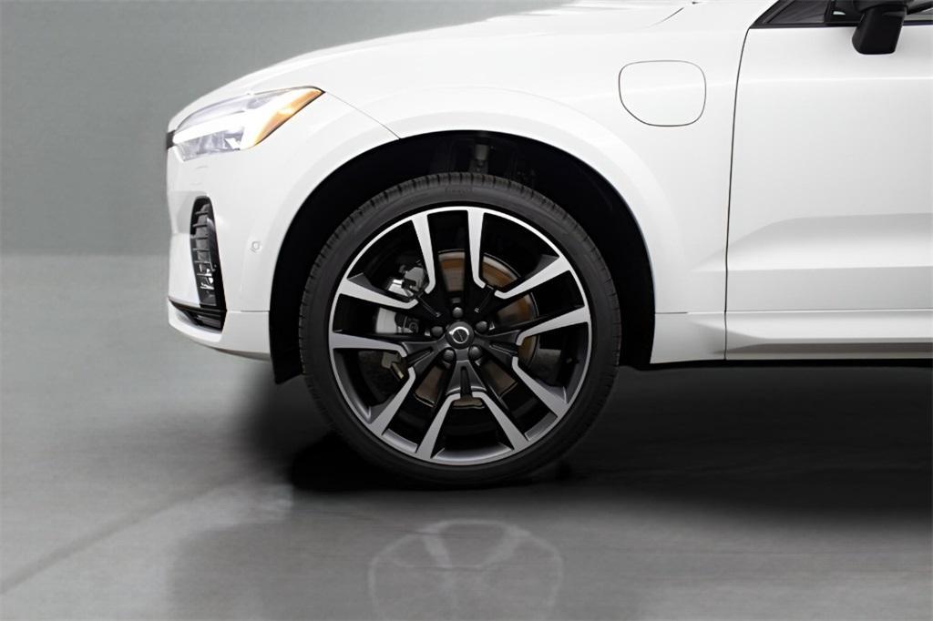 used 2024 Volvo XC60 Recharge Plug-In Hybrid car, priced at $59,989