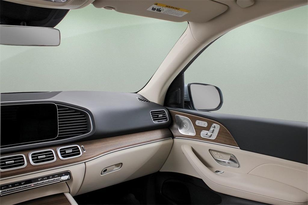 new 2025 Mercedes-Benz GLE 350 car, priced at $71,715