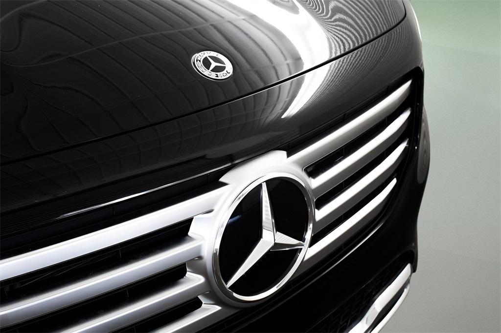 new 2025 Mercedes-Benz GLB 250 car, priced at $52,760
