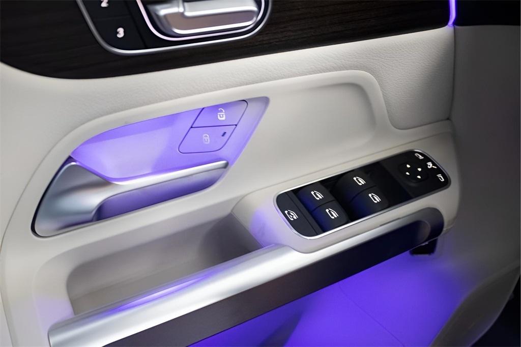 new 2025 Mercedes-Benz GLB 250 car, priced at $52,760