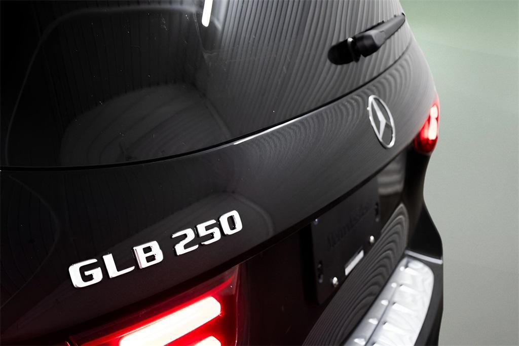 new 2025 Mercedes-Benz GLB 250 car, priced at $52,760