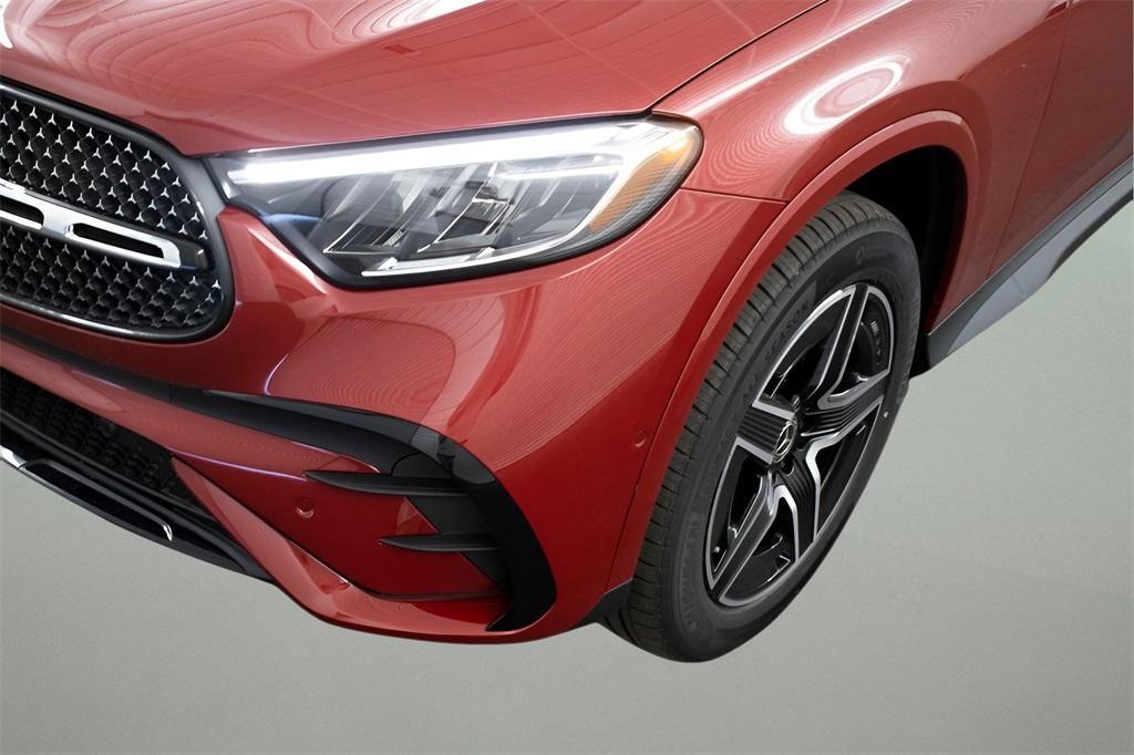 new 2025 Mercedes-Benz GLC 300 car, priced at $61,955