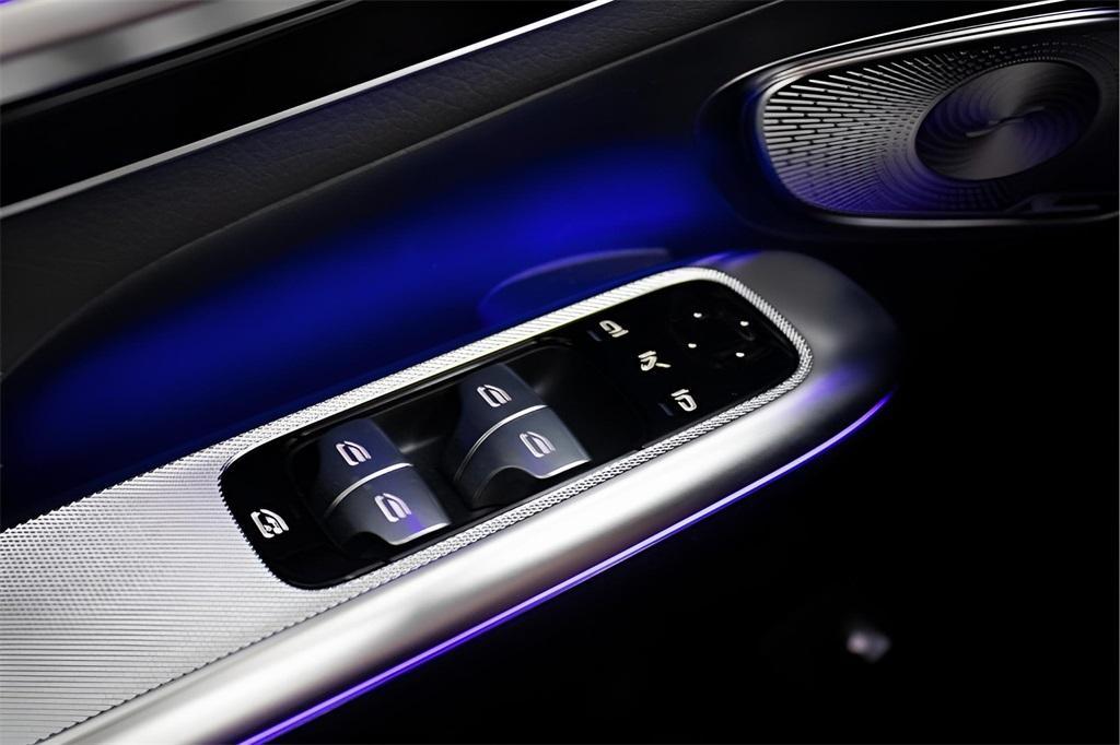 new 2025 Mercedes-Benz GLC 300 car, priced at $61,955