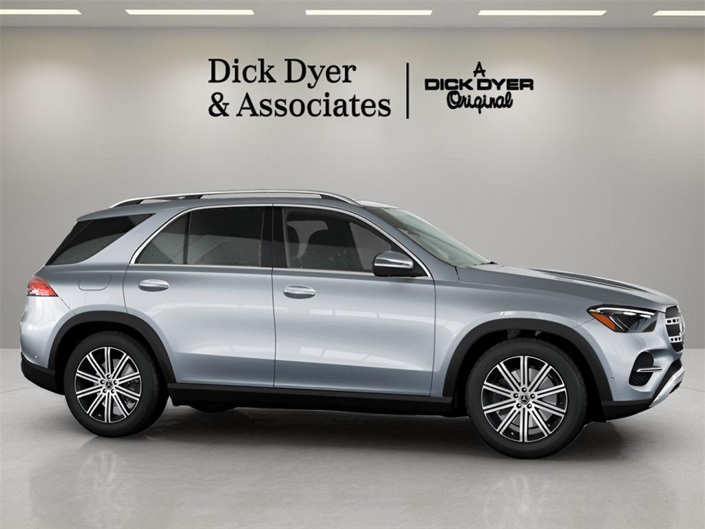 new 2025 Mercedes-Benz GLE 450 car, priced at $75,795