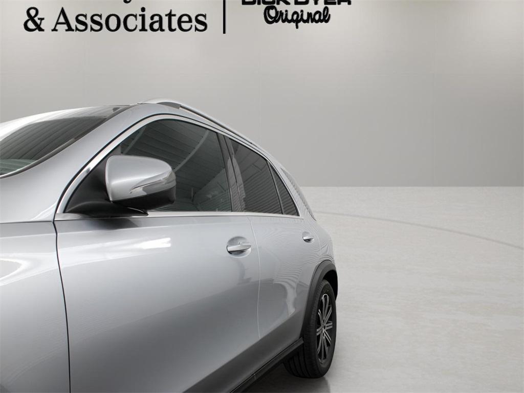 new 2025 Mercedes-Benz GLE 450 car, priced at $75,795